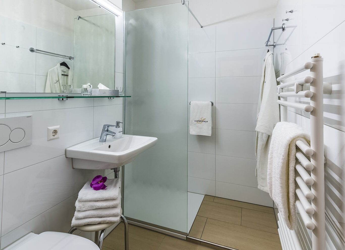 Blick in das Badezimmer im Hotel Rottaler Hof in Bad Birnbach